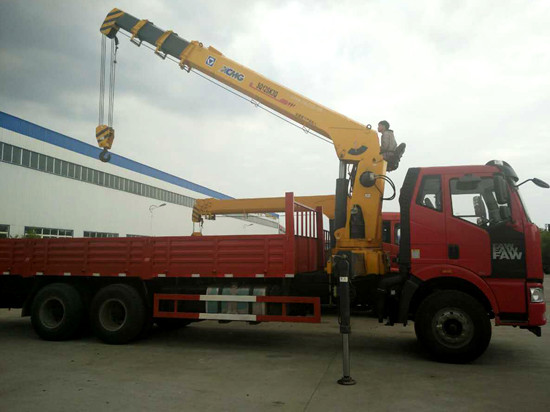 解放J6后雙橋12噸隨車(chē)吊