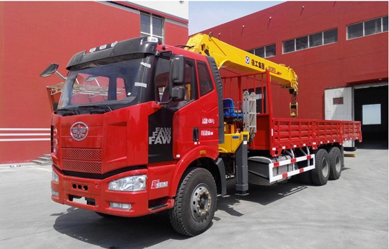 解放J6后雙橋12噸隨車(chē)吊