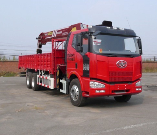 解放J6后雙橋12噸隨車(chē)吊