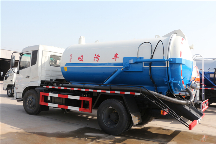 國五東風(fēng)天錦11方吸污車